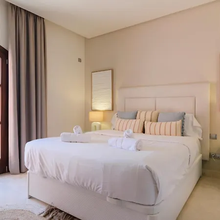Exclusive 6 En Bedroom - Nagueeles Villa Marbella
