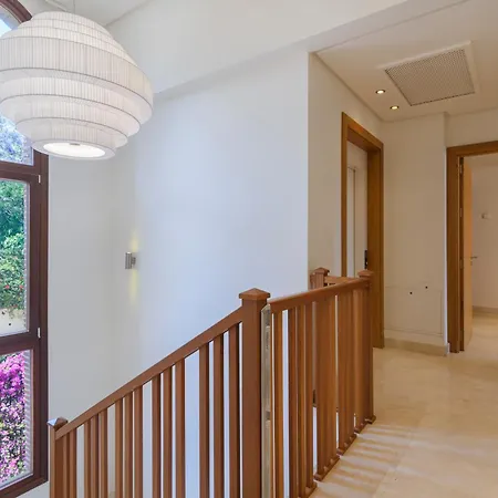 Villa Exclusive 6 En Bedroom - Nagueeles Marbella