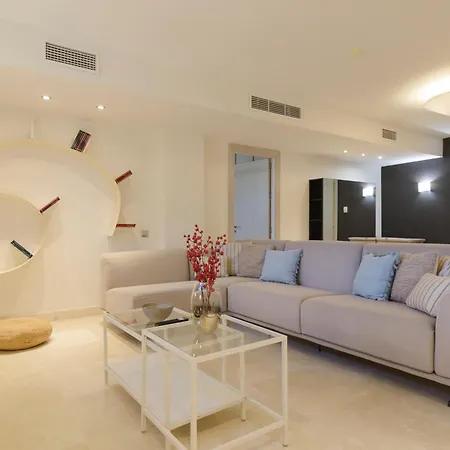 Exclusive 6 En Bedroom - Nagueeles Villa *