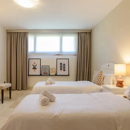 Exclusive 6 En Bedroom - Nagueeles Villa Marbella