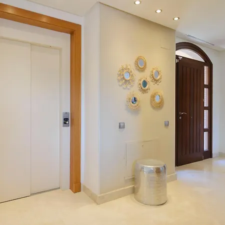 Villa Exclusive 6 En Bedroom - Nagueeles