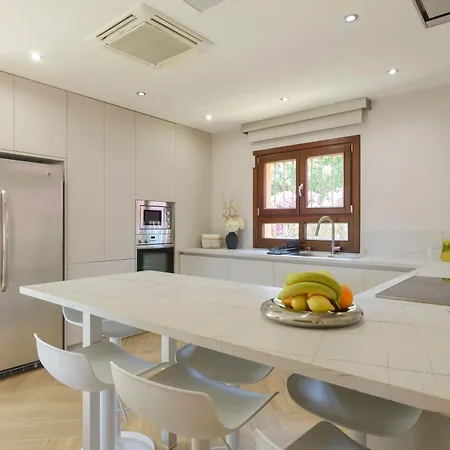 Villa Exclusive 6 En Bedroom - Nagueeles Marbella